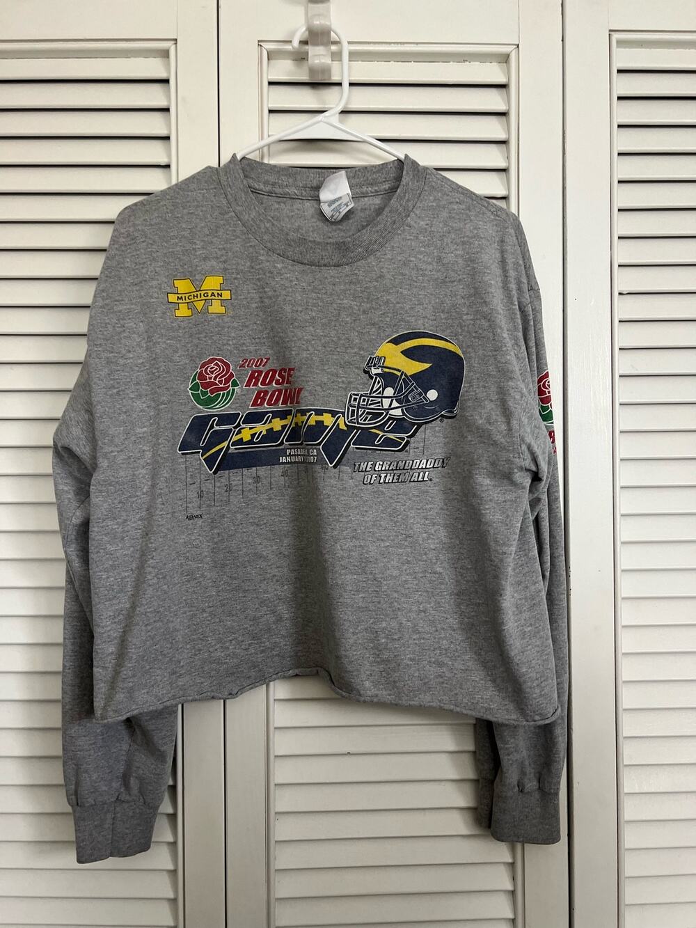 University of Michigan 2007 Rose Bowl Football Cropped Long Sleeve Sz: Large